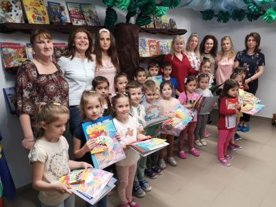 Изложба от рисунки на тема "Моята любима детска градина" 1