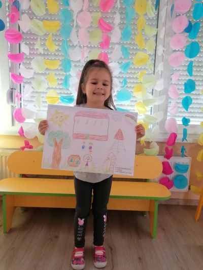 Изложба от рисунки на тема "Моята любима детска градина" 8